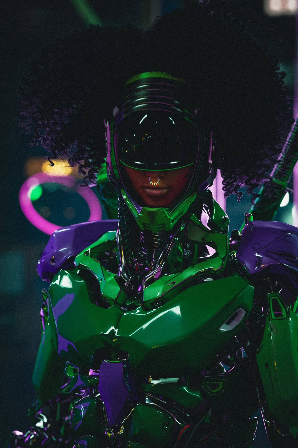 Personaje con armadura verde y luces violetas